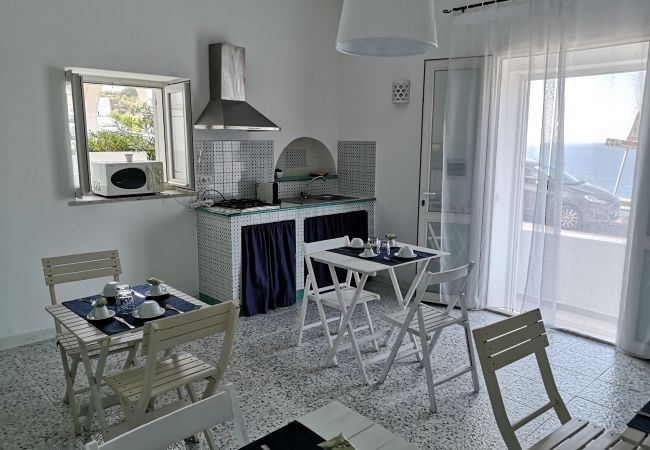 Rent by room на Ponza - b&b Casa d'aMare  - matrimoniale con terrazzo vist