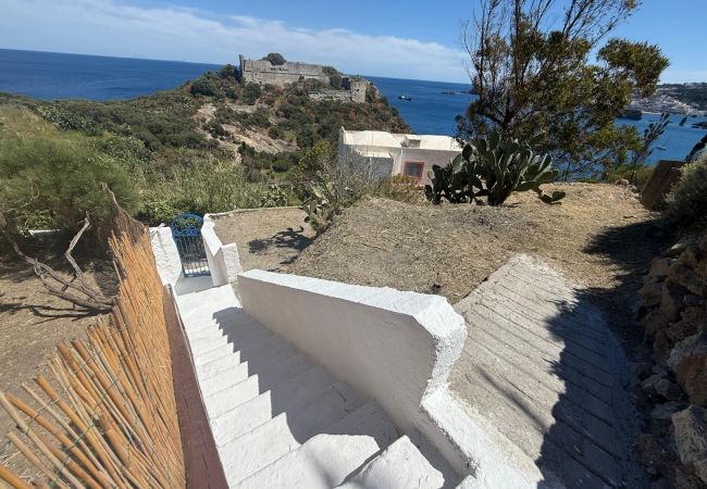 Апартаменты на Ponza - Turistcasa - Frontone 48 -