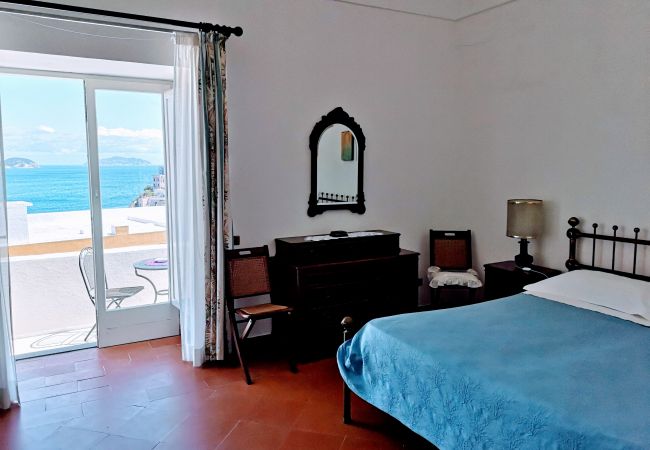 Chambres d'hôtes à Ponza - La Maison Fiorita camere