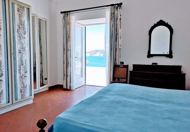 Chambres d'hôtes à Ponza - La Maison Fiorita camere